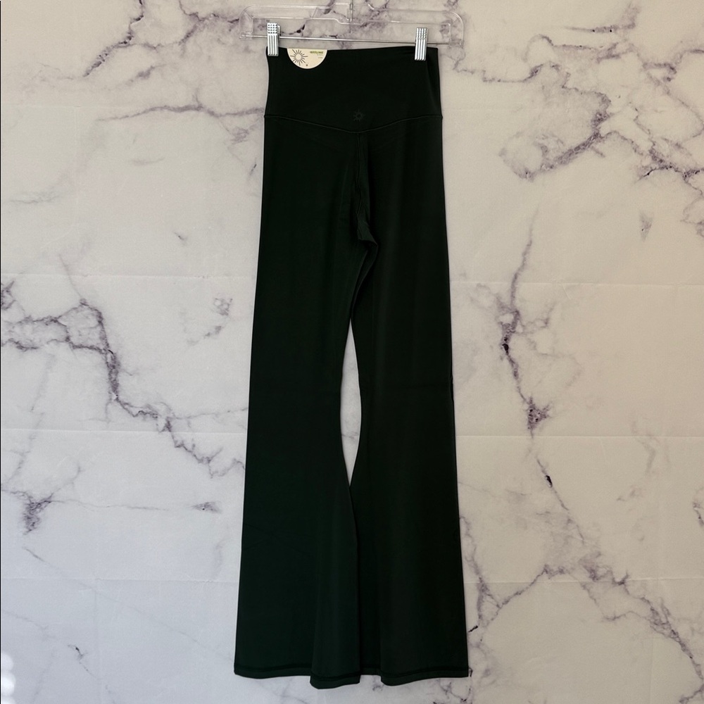 OFFLINE BY AERIE Green Real Me High Waist Crossover Flare Leggings Size Medium - Picture 11 of 13